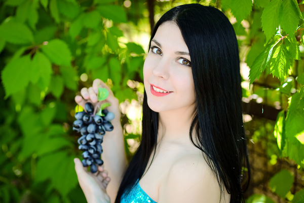 Enchanting Maria, 27 y.o. from Kyiv, Ukraine with Black hair — VeronikaLove