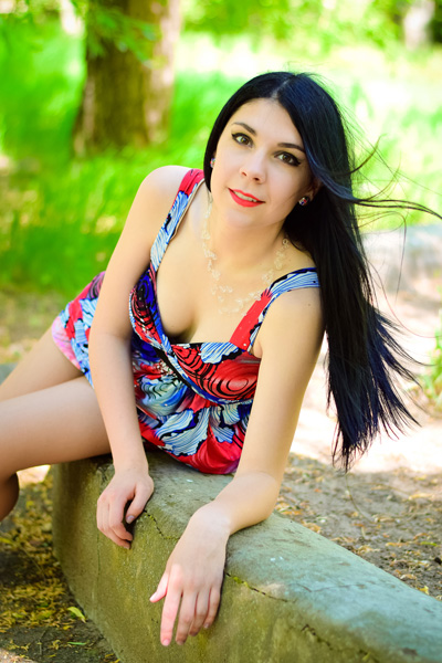 Enchanting Maria, 27 y.o. from Kyiv, Ukraine with Black hair — VeronikaLove