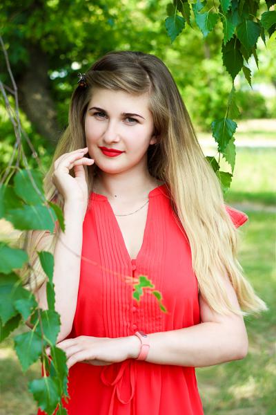 Divine Radiance: Maria, 34 y.o. from Kyiv, Ukraine — VeronikaLove