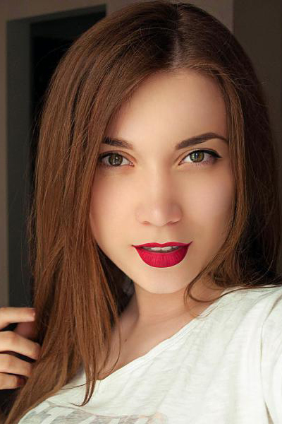 Divine Radiance: Ekaterina, 28 y.o. from Dnipro, Ukraine — VeronikaLove