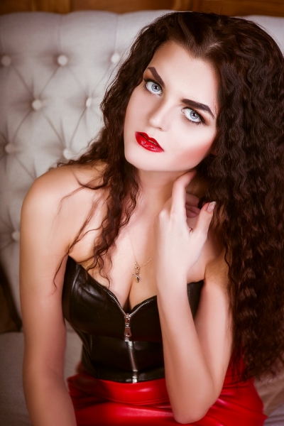 Captivating Gaze: Victoria, 35 y.o. from Kharkiv region, Ukraine — VeronikaLove