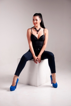 Dazzling Nina, 37 y.o. from Dnipro, Ukraine with Black hair — VeronikaLove