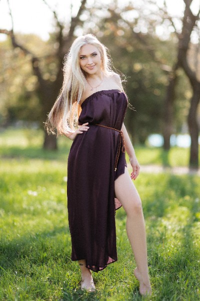 Vivacious Victoria, 41 y.o. from Mykolaiv, Ukraine with Blonde hair — VeronikaLove