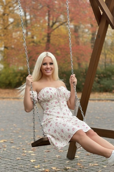 Graceful Allure: Aliona, 39 y.o. from K'aghak' Yerevan, Armenia — VeronikaLove