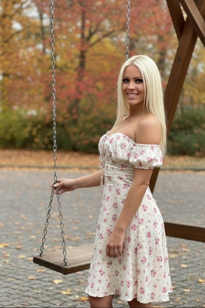 Graceful Allure: Aliona, 39 y.o. from K'aghak' Yerevan, Armenia — VeronikaLove