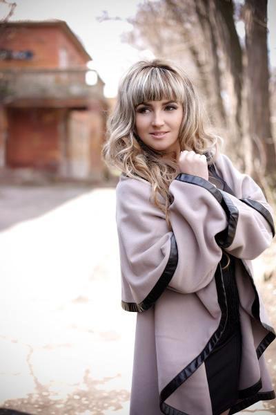 Elegant Elena, 37 y.o. from Kharkiv, Ukraine with Light-brown hair — VeronikaLove