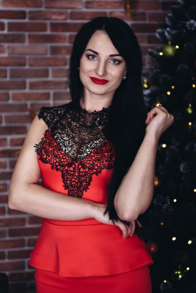 Whimsical Olga, 36 y.o. from Mykolaiv, Ukraine with Black hair — VeronikaLove
