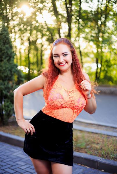 Radiant Allure: Julia, 32 y.o. from Zaporizhzhia, Ukraine — VeronikaLove