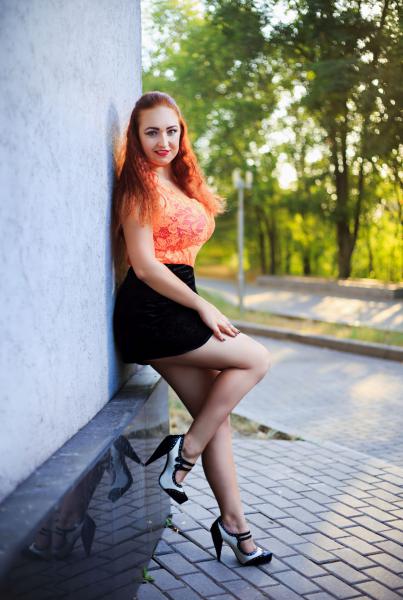 Radiant Allure: Julia, 32 y.o. from Zaporizhzhia, Ukraine — VeronikaLove