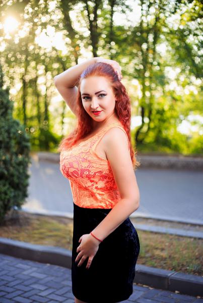 Radiant Allure: Julia, 32 y.o. from Zaporizhzhia, Ukraine — VeronikaLove