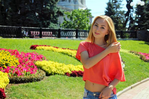 Whimsical Anna, 32 y.o. from Kharkiv, Ukraine with Blonde hair — VeronikaLove