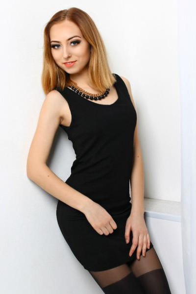 Whimsical Anna, 32 y.o. from Kharkiv, Ukraine with Blonde hair — VeronikaLove