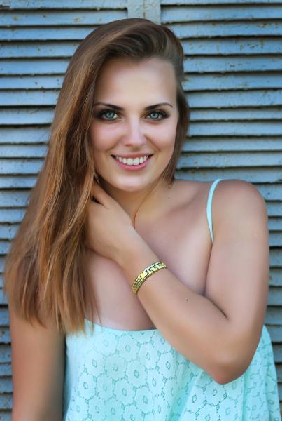 Charming Yulia, 28 y.o. from Mykolaiv, Ukraine with Light-brown hair — VeronikaLove