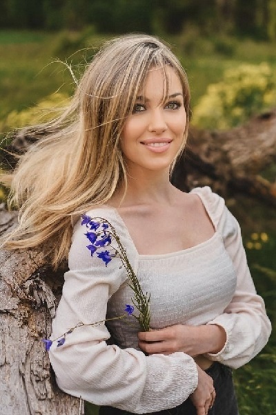 Graceful Ekaterina, 41 y.o. from Kharkiv, Ukraine with Brown hair — VeronikaLove