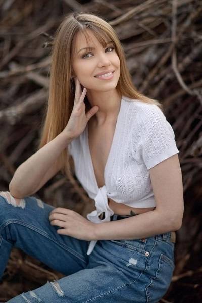 Graceful Ekaterina, 41 y.o. from Kharkiv, Ukraine with Brown hair — VeronikaLove