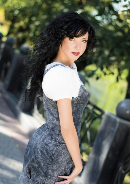 Mystical Allure: Yulia, 30 y.o. from Kharkiv, Ukraine — VeronikaLove