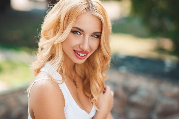 Sophisticated Elegance: Daria, 31 y.o. from Kharkiv, Ukraine — VeronikaLove