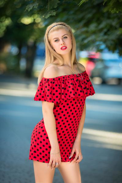 Magnetic Allure: Anastasia, 27 y.o. from Mykolaiv, Ukraine — VeronikaLove