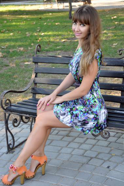 Vivacious Elena, 39 y.o. from Mykolaiv, Ukraine with Light-brown hair — VeronikaLove