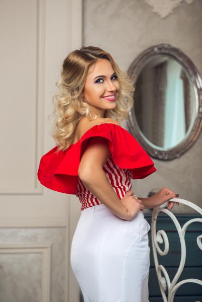 Timeless Beauty: Victoriya, 34 y.o. from Kyiv region, Ukraine — VeronikaLove