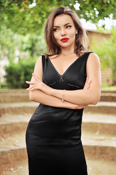 Dazzling Elena, 34 y.o. from Kherson, Ukraine with Light-brown hair — VeronikaLove