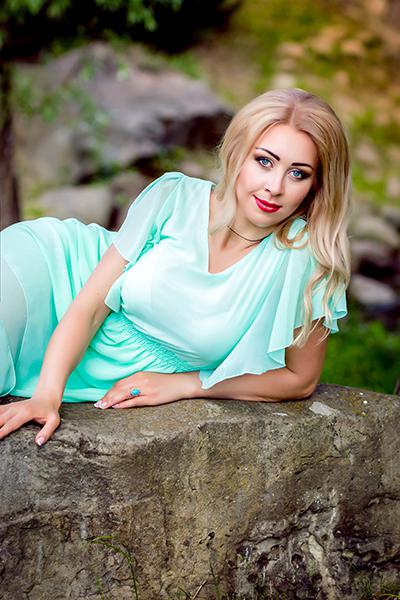 Divine Presence: Zoia, 40 y.o. from Kyiv, Ukraine — VeronikaLove