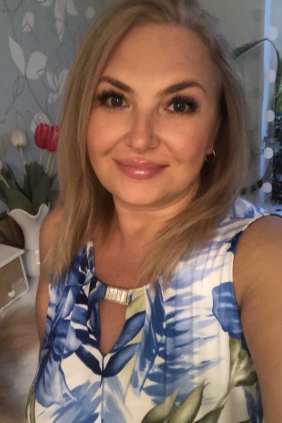 Enchanting Aura: Yana, 53 y.o. from Mykolaiv, Ukraine — VeronikaLove