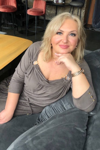 Enchanting Aura: Yana, 53 y.o. from Mykolaiv, Ukraine — VeronikaLove