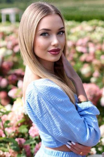 Enigmatic Charm: Anna, 32 y.o. from Vinnytsia, Ukraine — VeronikaLove