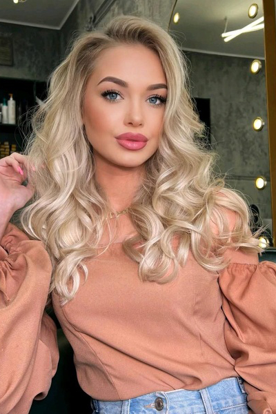 Enigmatic Charm: Anna, 32 y.o. from Vinnytsia, Ukraine — VeronikaLove