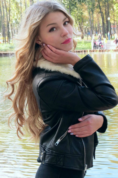 Divine Presence: Alina, 27 y.o. from Kharkiv, Ukraine — VeronikaLove