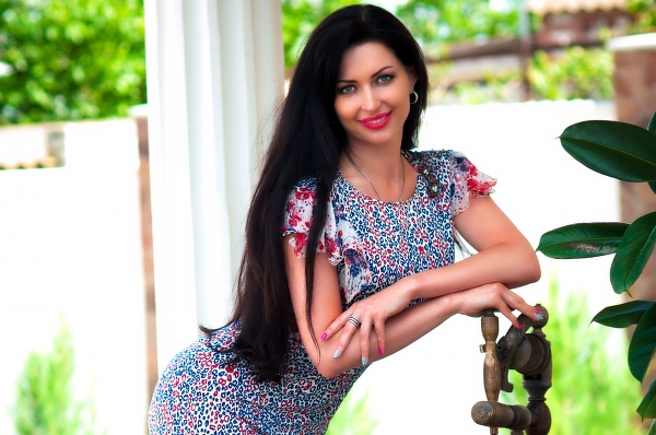 Captivating Anna, 43 y.o. from Mykolaiv, Ukraine with Brown hair — VeronikaLove