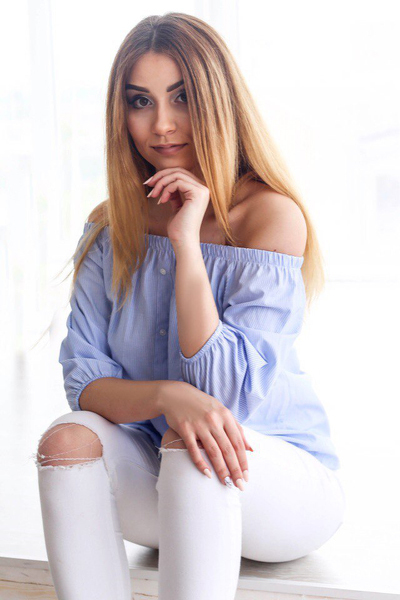 Sophisticated Elegance: Polina, 27 y.o. from , Ukraine — VeronikaLove