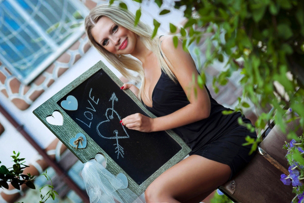 Enigmatic Beauty: Oksana, 36 y.o. from Kherson, Ukraine — VeronikaLove