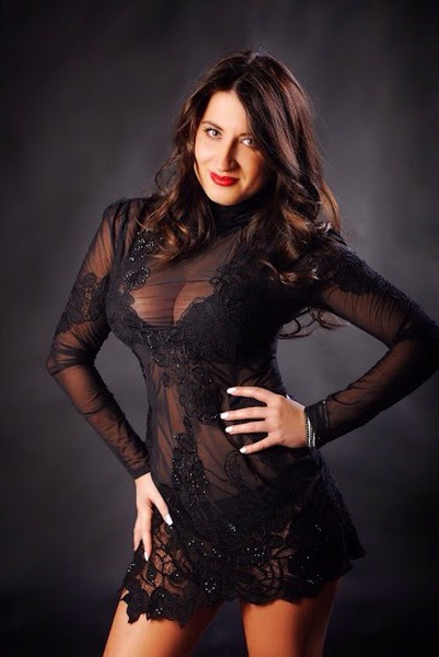 Alluring Olena, 35 y.o. from Ivano-Frankivsk, Ukraine with Black hair — VeronikaLove