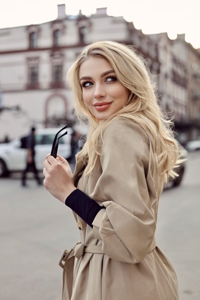 Sparkling Essence: Zoryana, 26 y.o. from Mykolaiv, Ukraine — VeronikaLove