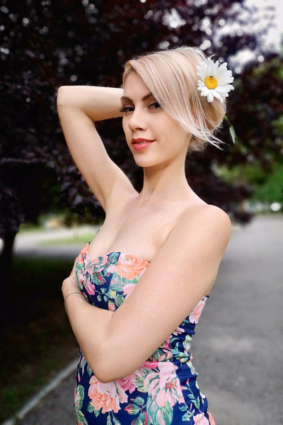 Enigmatic Allure: Anna, 41 y.o. from Mykolaiv, Ukraine — VeronikaLove