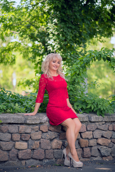 Captivating Elegance: Elena, 57 y.o. from Mykolaiv, Ukraine — VeronikaLove