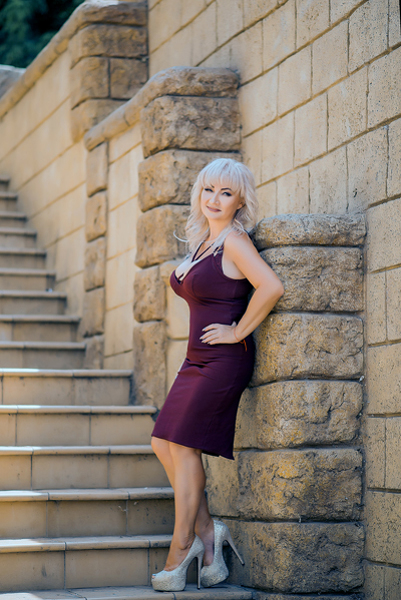 Captivating Elegance: Elena, 57 y.o. from Mykolaiv, Ukraine — VeronikaLove