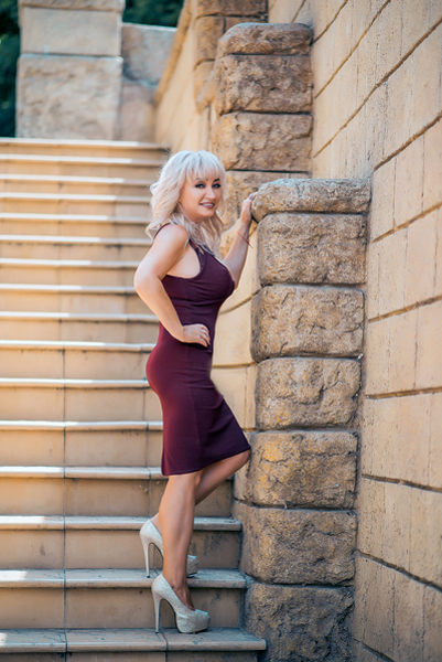 Captivating Elegance: Elena, 57 y.o. from Mykolaiv, Ukraine — VeronikaLove