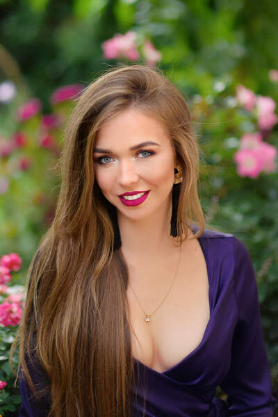 Charming Anna, 39 y.o. from Kharkiv, Ukraine with Light-brown hair — VeronikaLove