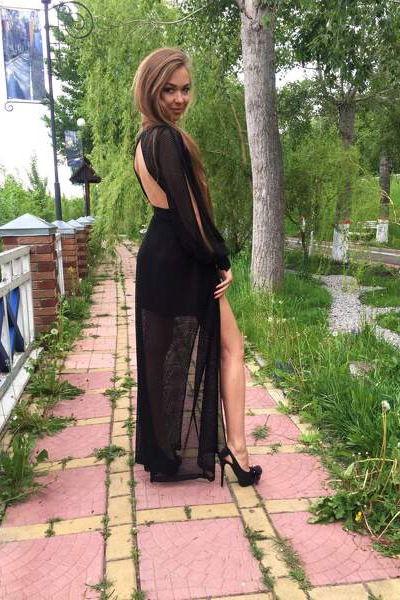 Charming Anna, 40 y.o. from Kharkiv, Ukraine with Light-brown hair — VeronikaLove