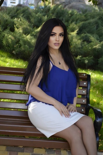Alluring Aliona, 40 y.o. from Mykolaiv, Ukraine with Black hair — VeronikaLove