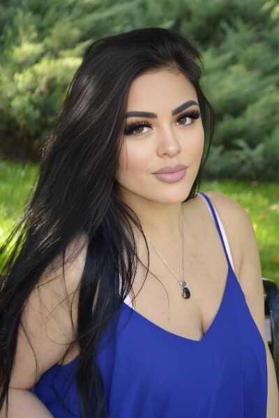 Alluring Aliona, 40 y.o. from Mykolaiv, Ukraine with Black hair — VeronikaLove