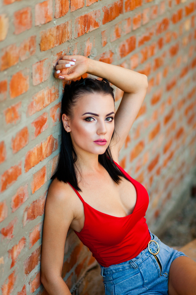 Elegant Anastasiya, 32 y.o. from Kyiv, Ukraine with Black hair — VeronikaLove