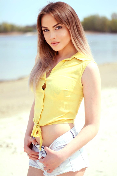 Divine Radiance: Elena, 32 y.o. from Cherkasy, Ukraine — VeronikaLove