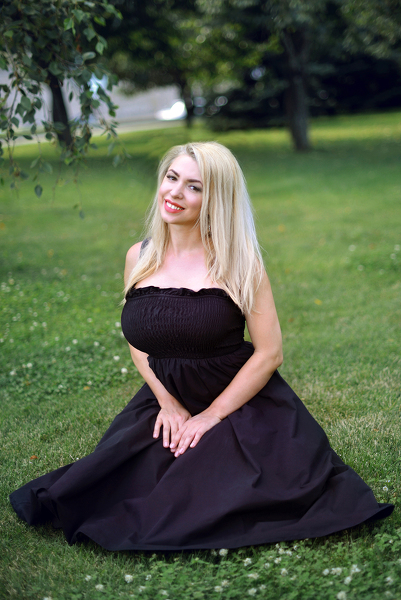 Enchanting Elena, 42 y.o. from Kharkiv, Ukraine with Blonde hair — VeronikaLove