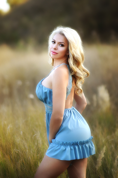 Enchanting Elena, 42 y.o. from Kharkiv, Ukraine with Blonde hair — VeronikaLove