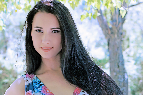 Vivacious Elena, 37 y.o. from Kyiv, Ukraine with Brown hair — VeronikaLove