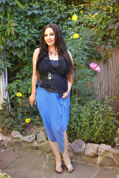 Charming Elena, 48 y.o. from Kharkiv, Ukraine with Brown hair — VeronikaLove